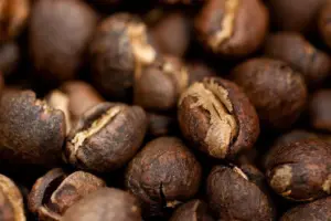Cà phê Peaberry Tanzania được đánh giá cao và thường được so sánh với cà phê Kenya về độ chua và hương vị.