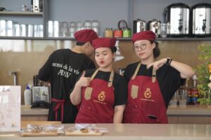 Castle Coffee & Tea quán cà phê chuyên nghiệp từ phong cách phục vụ đến đồ uống.